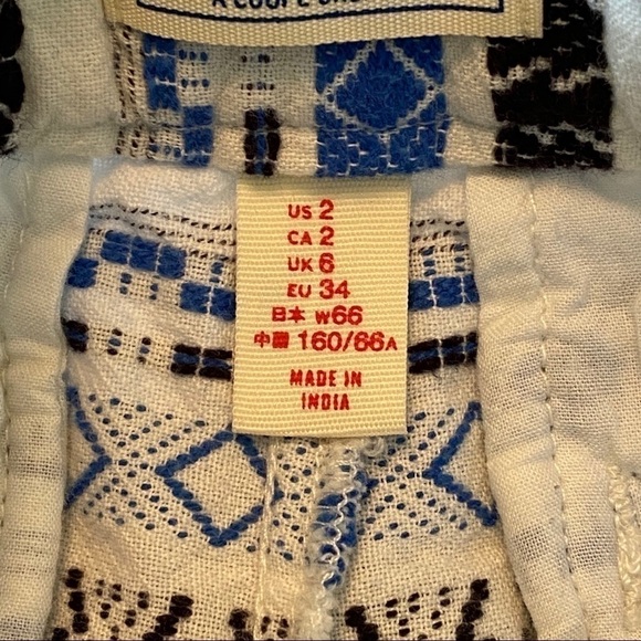 GAP cotton striped blue and white shorts size 2 - Picture 3 of 11